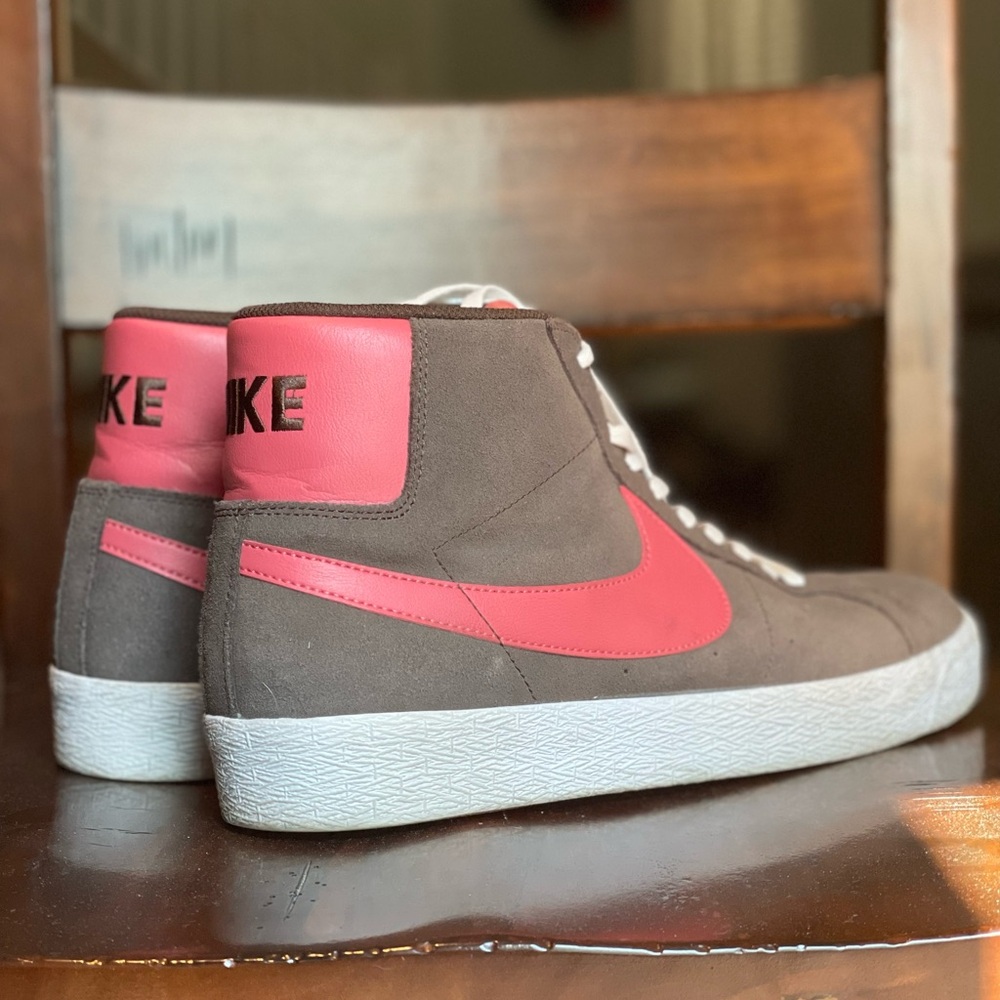 NIKE Hi-tops - Picture 3 of 3